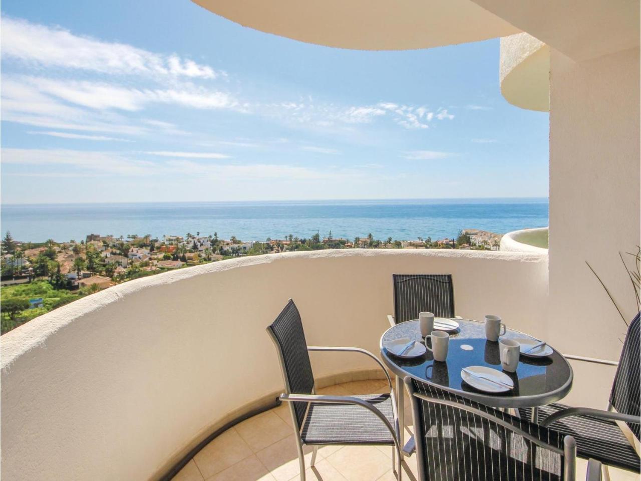 Sunny Apartment In Marbella Buitenkant foto